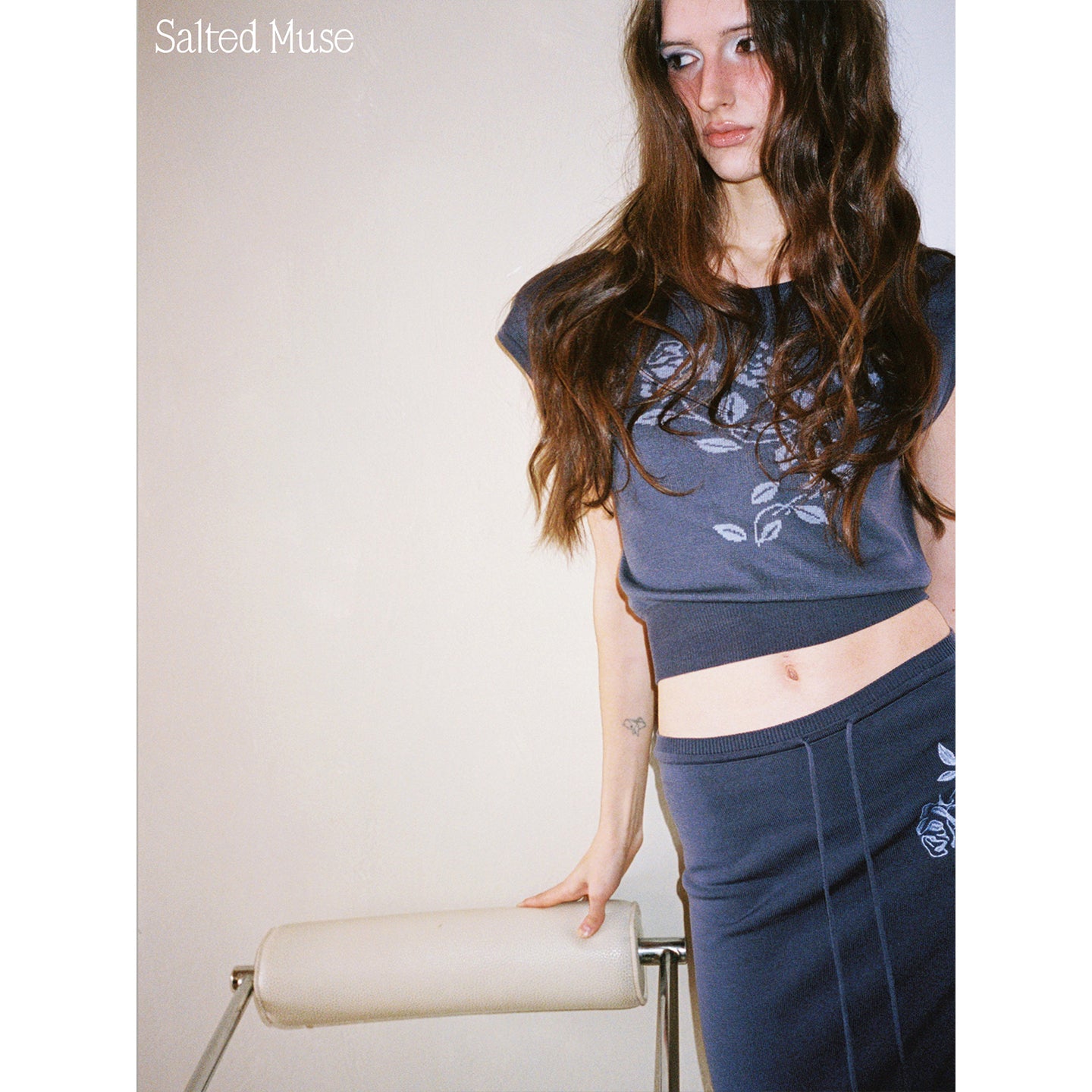 【SaltedMuse】Embroidered sleeveless knitwear