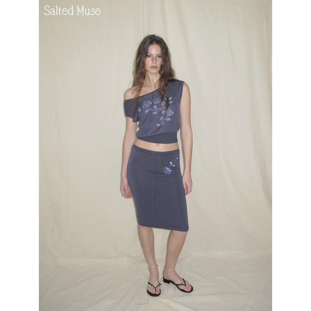 【SaltedMuse】Embroidered sleeveless knitwear