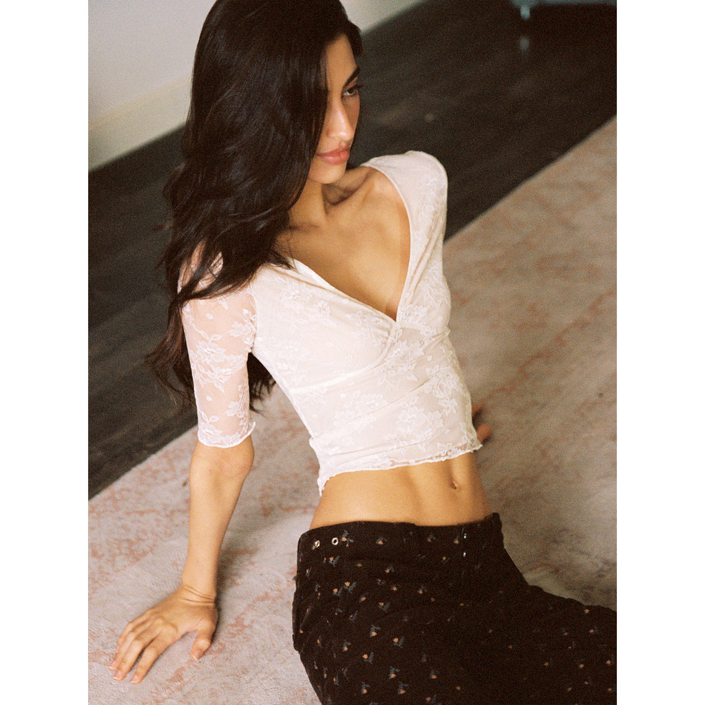 【SaltedMuse】French deep V mid-sleeve cropped lace top