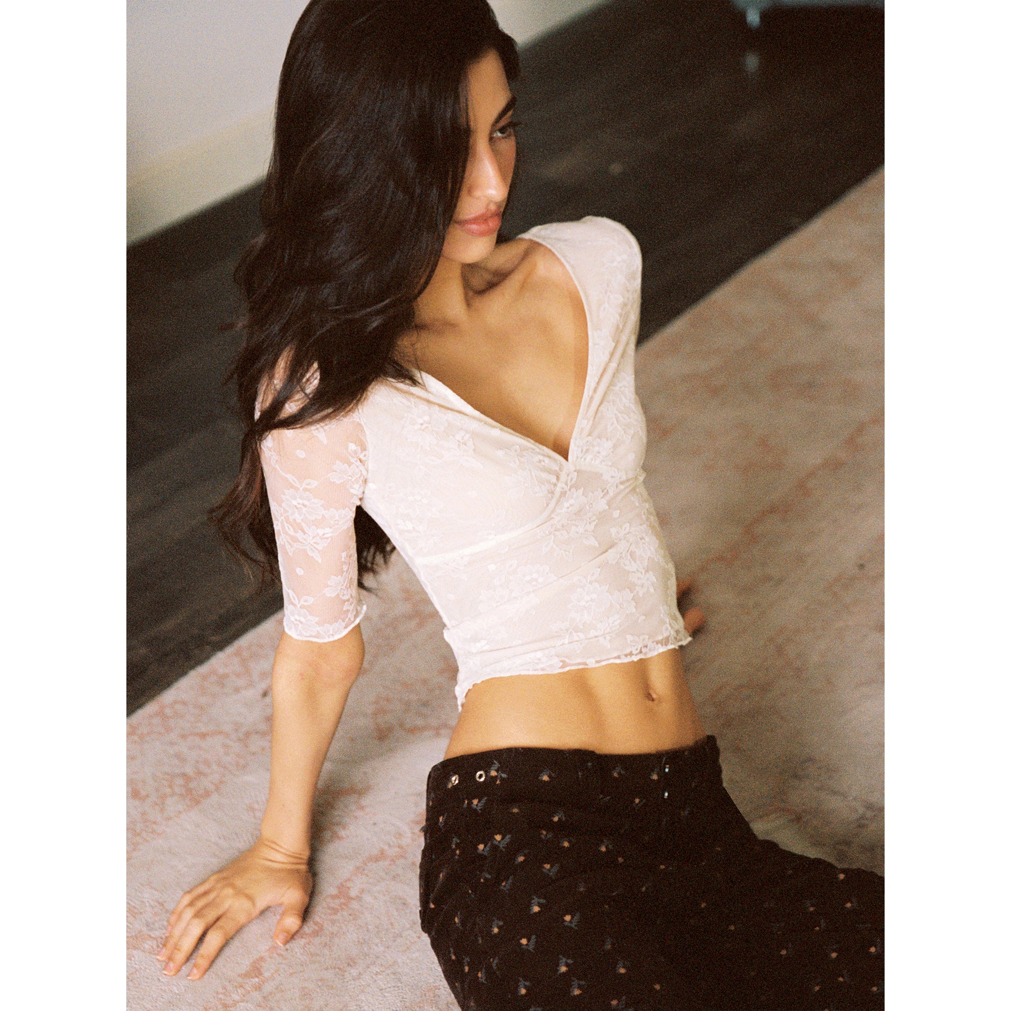 【SaltedMuse】French deep V mid-sleeve cropped lace top