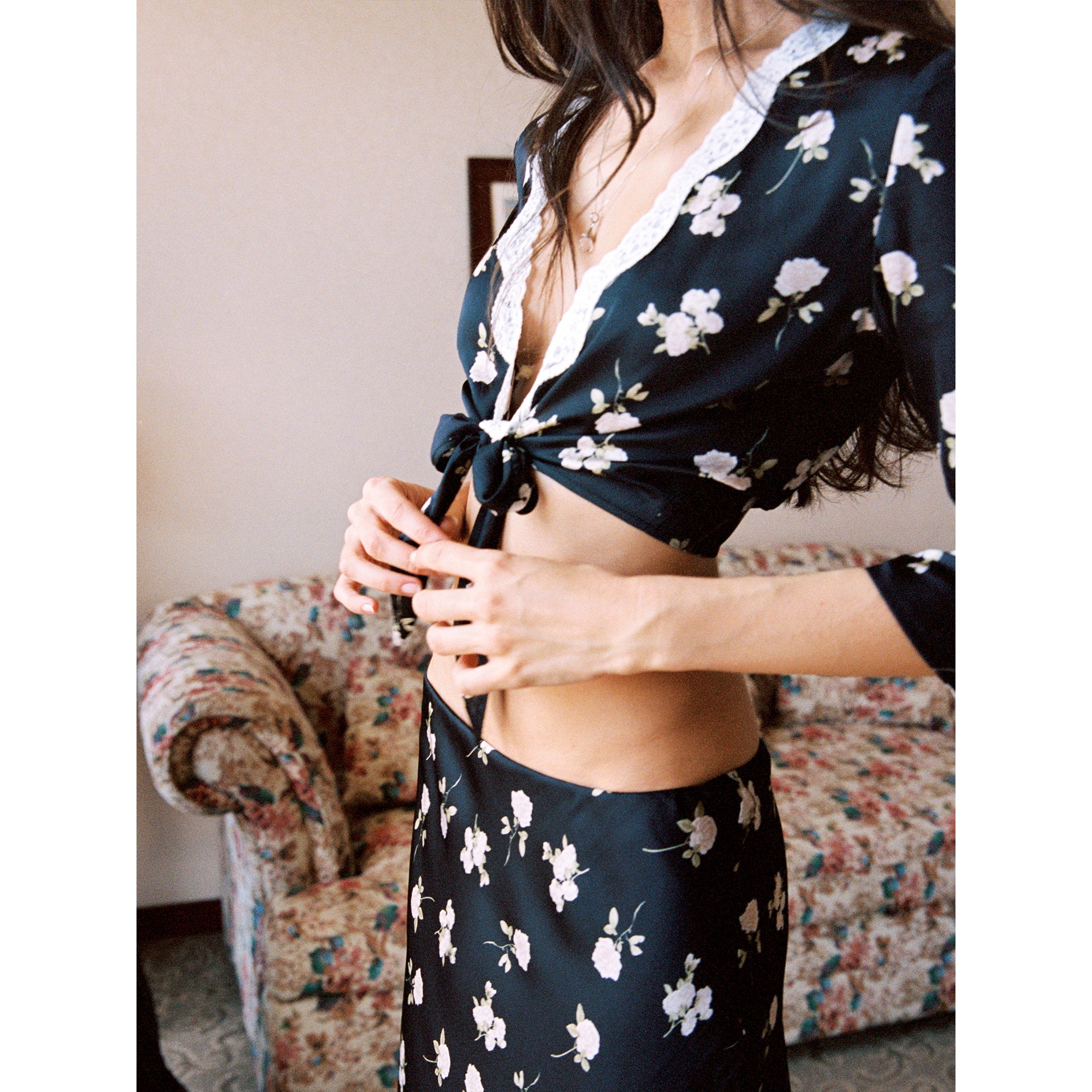 【SaltedMuse】French Floral Lace Three-Quarter Sleeve Tie Short Cardigan