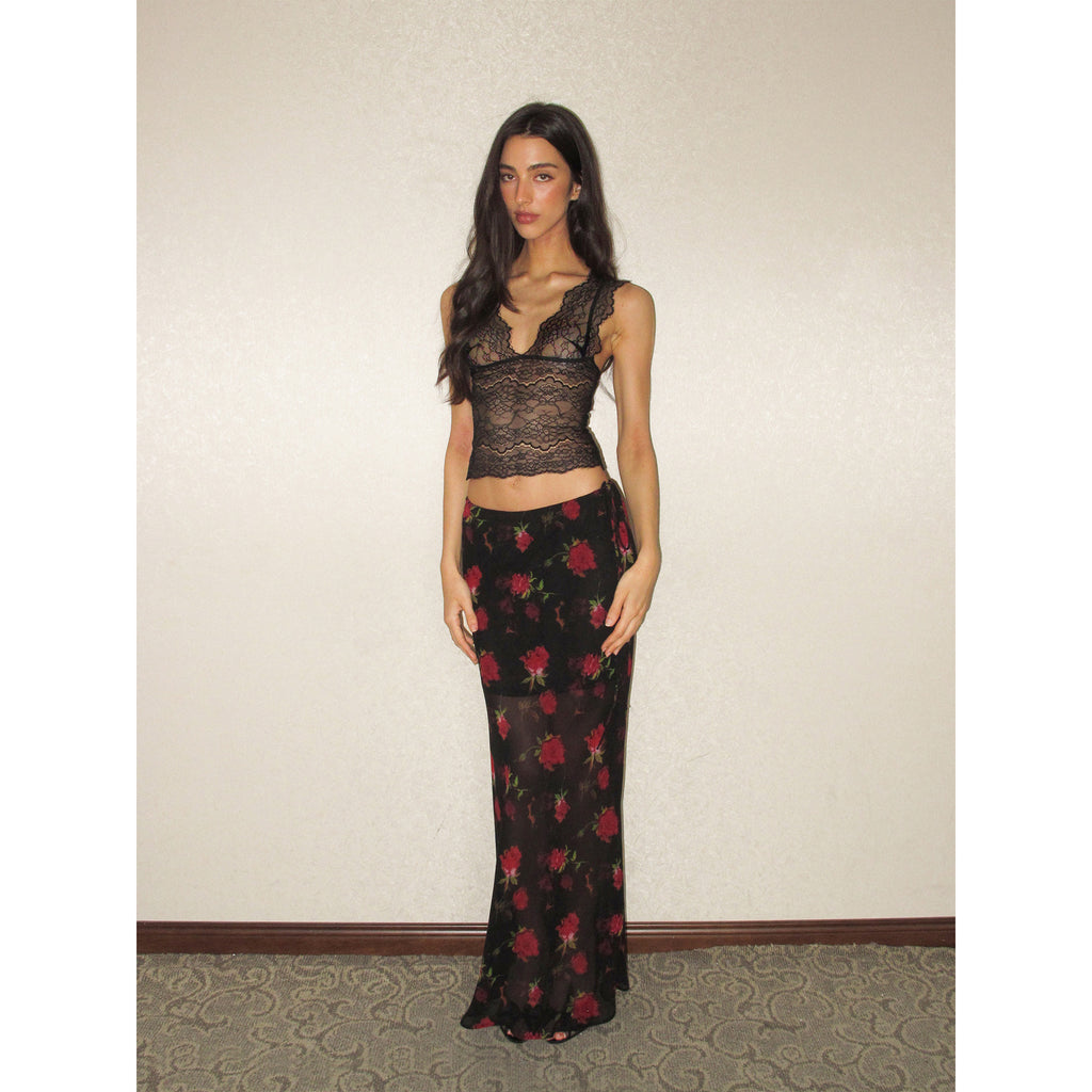 【SaltedMuse】French‑style Deep V Lace Trim Fitted Sleeveless Tank Top