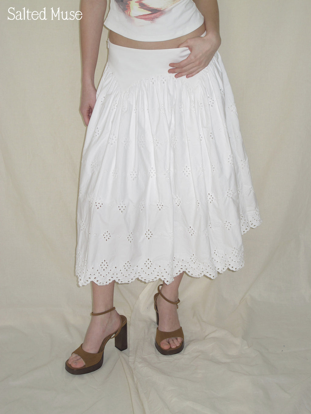 【SaltedMuse】Hollow-out embroidered skirt