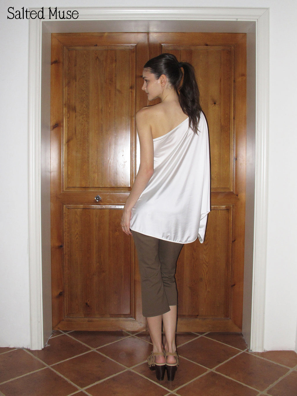 【SaltedMuse】Satin One Shoulder Top
