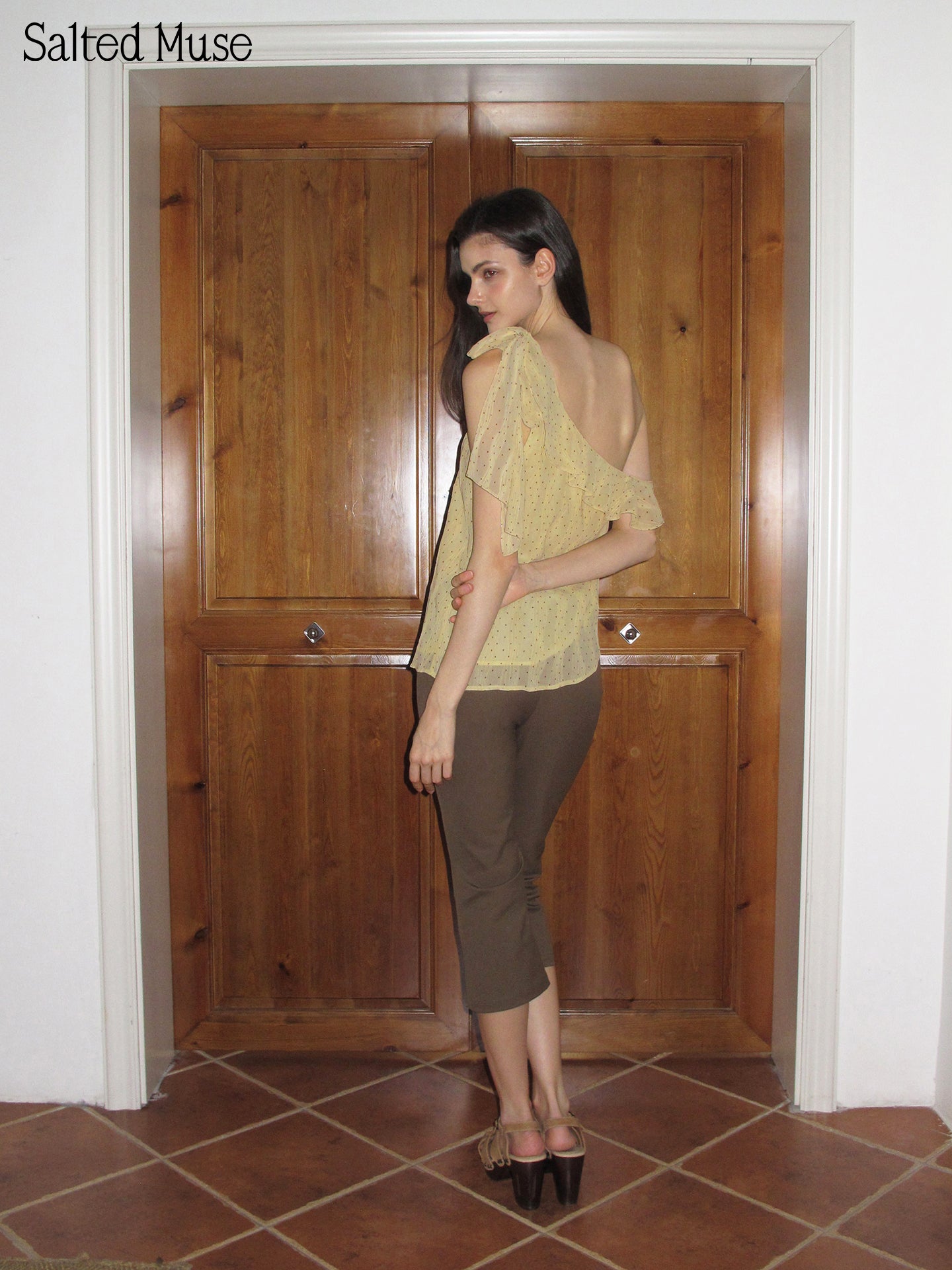 【SaltedMuse】Ruffled One Shoulder Top